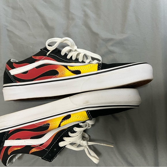 Vans - Picture 3 of 5